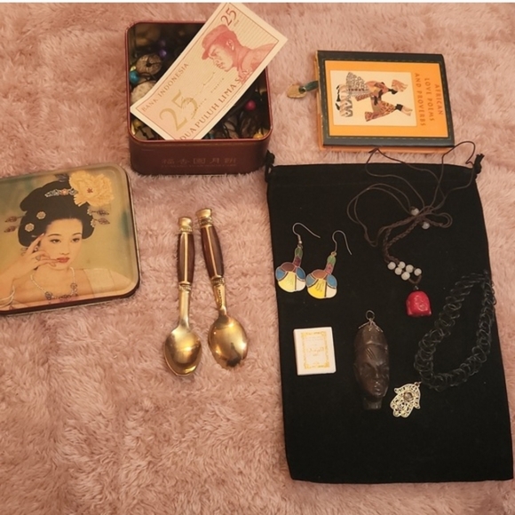 International Foreign Lot - Picture 8 of 16